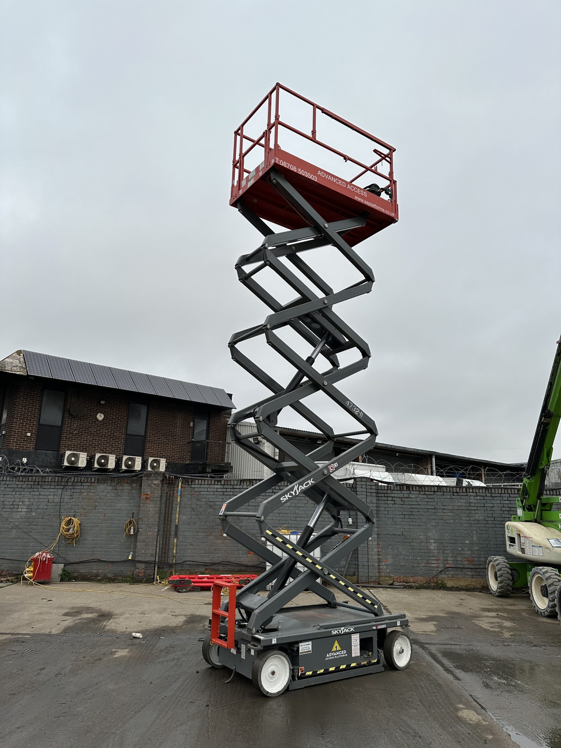 SkyJack SJ4732 | Advanced Access Platforms
